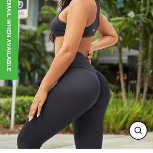 @BlueBodyBrazil (on IG) Leggings w/ Butt Scrunch